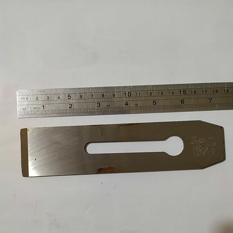 mata pasrah 13/4 .cap Kelinci. ada sedikit karat. jual murah. harga per pc
