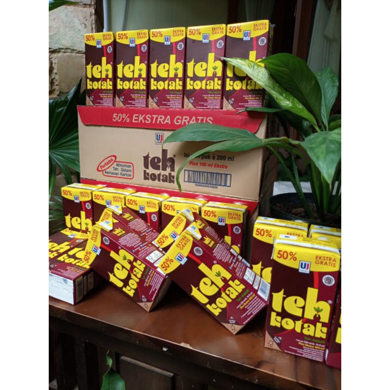 

Teh Kotak Ultrajaya extra 50% 200ml 1 dus isi 24pcs