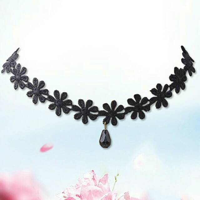 Choker renda hitam