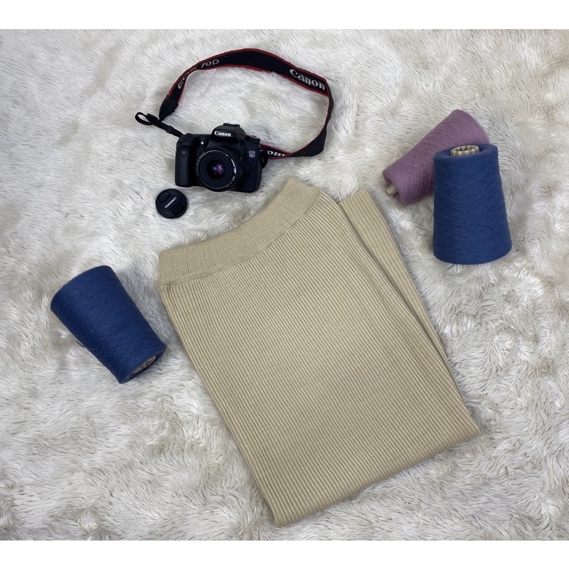 ROK SPAN RAJUT PREMIUM TEBAL KNIT KNITTED RAJUTAN SPAN ROK CARDIGAN ROK PANJANG WANITA /Rok span panjang/rok span rajut premium/rok span knitted/rok/rok wanita panjang/rok span hitam/rok plisket/rok plisket premium/rajut/cardigan/knit/knitted-CREAM