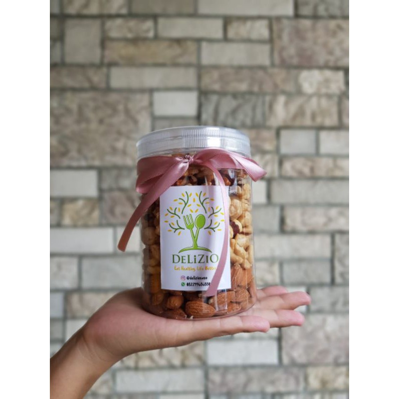 

Kacang Mix Roasted Nuts 450gr