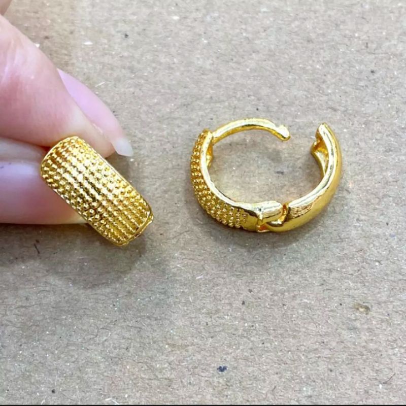 Anting jepit ukir berkualitas gold