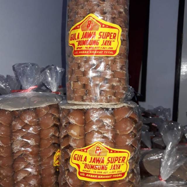 

Gula Jawa aren asli manis cleng bukan yang abal² tanpa adanya campuran terigu pas juga buat kopi...