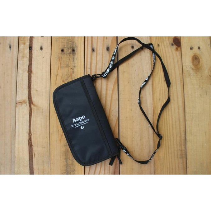 YUK BELI AAPE PASSPORT / HAND BAG - HIJAU TUA CEPETAN..