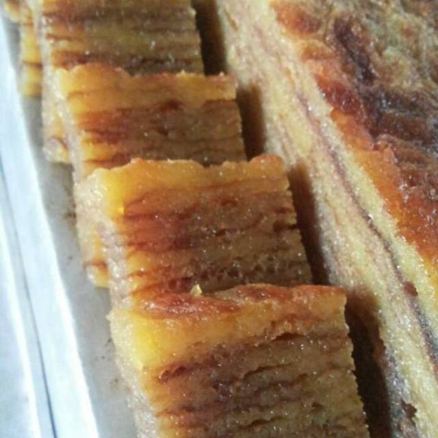 

Lapis legit khas lampung asli..tanpa pengawet dijamin higienis(OLCWA CAKE ).