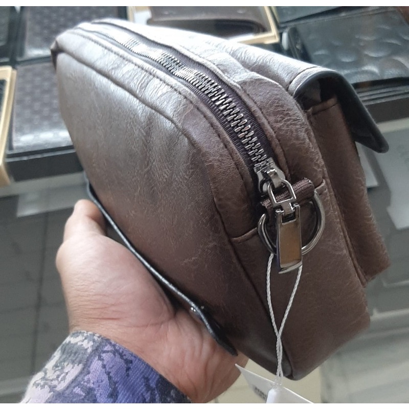 Selempang Handbag Model Pouch Hush Puppies 118-10