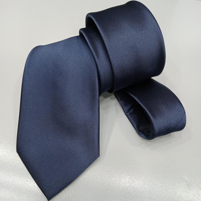 Lesta Langgeng Dasi Pria Slim Bahan Kain Satin Warna Biru dongker Polos