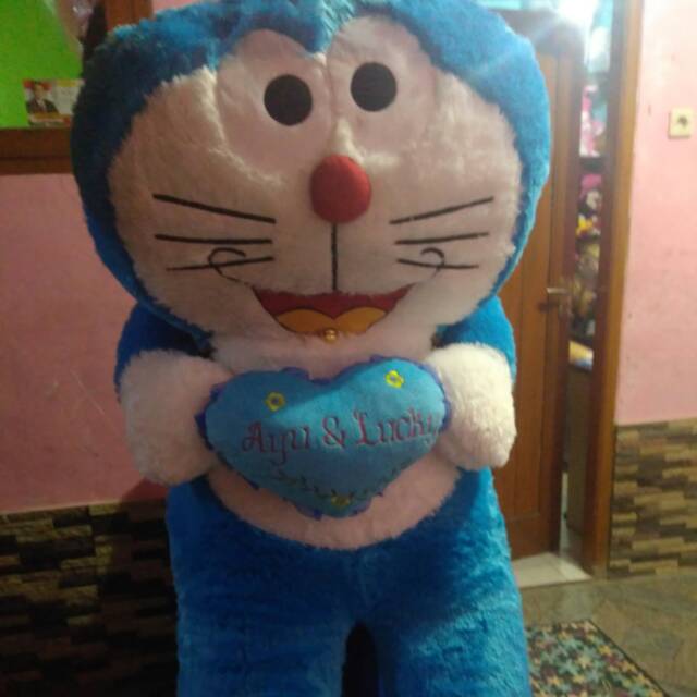 Boneka Doraemon Super Jumbo