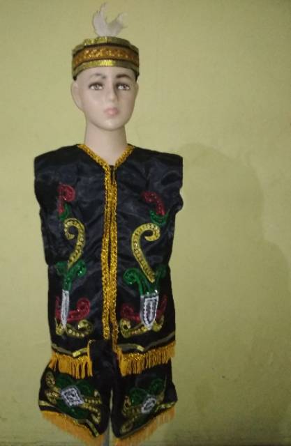 Baju adat kal Tim dewasa