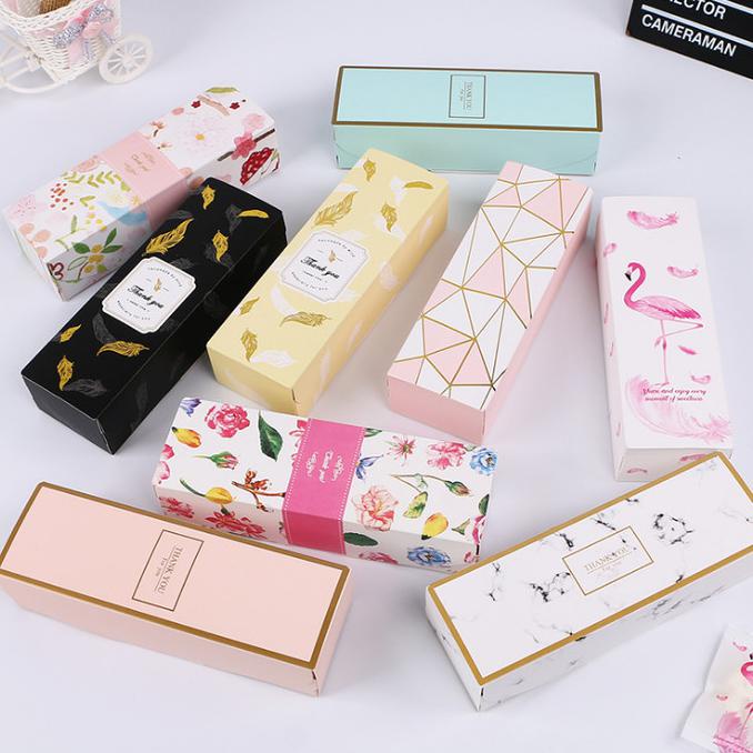

Box Persegi panjang Motif Krakter Craft Bungkus Kemasan Kue - Box Bulu Kuning