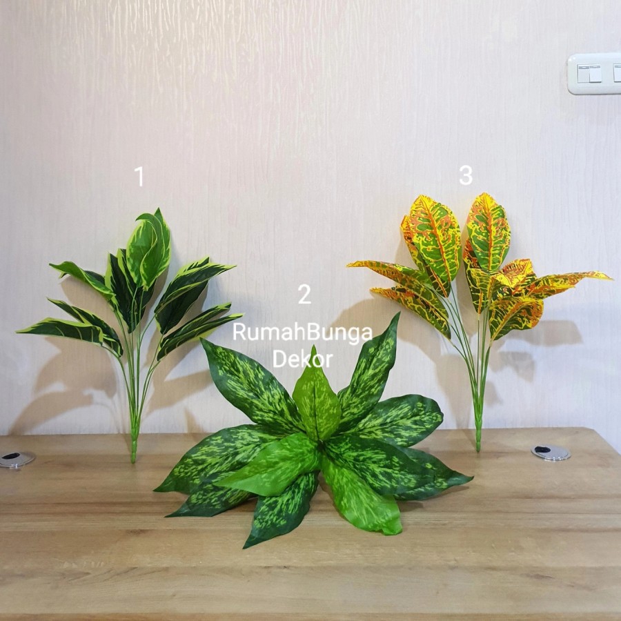 Daun Aglonema Artificial ( Ada 3 Warna )