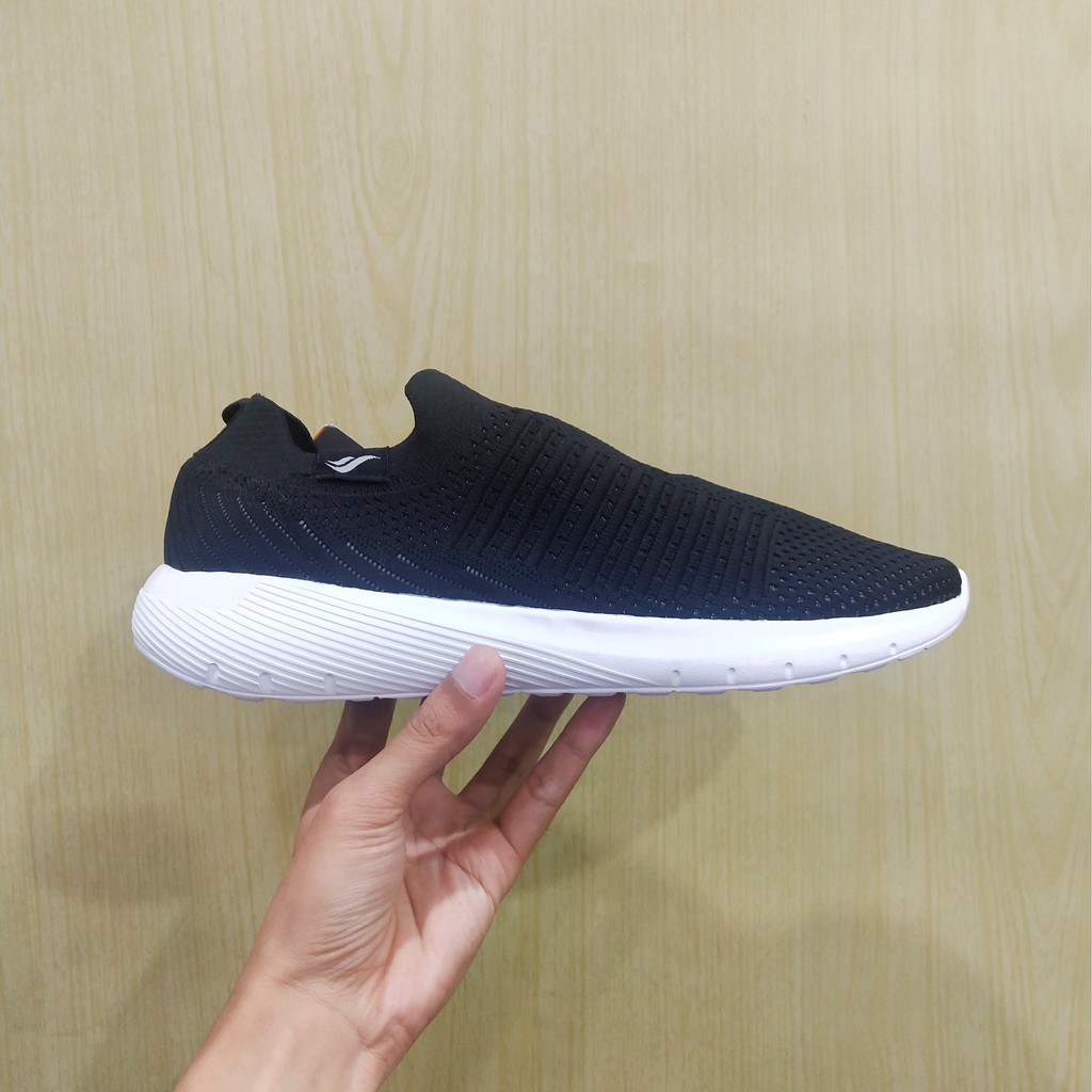 Desle Brian Dellon Hitam Putih Sepatu Pria Slip On Terlaris