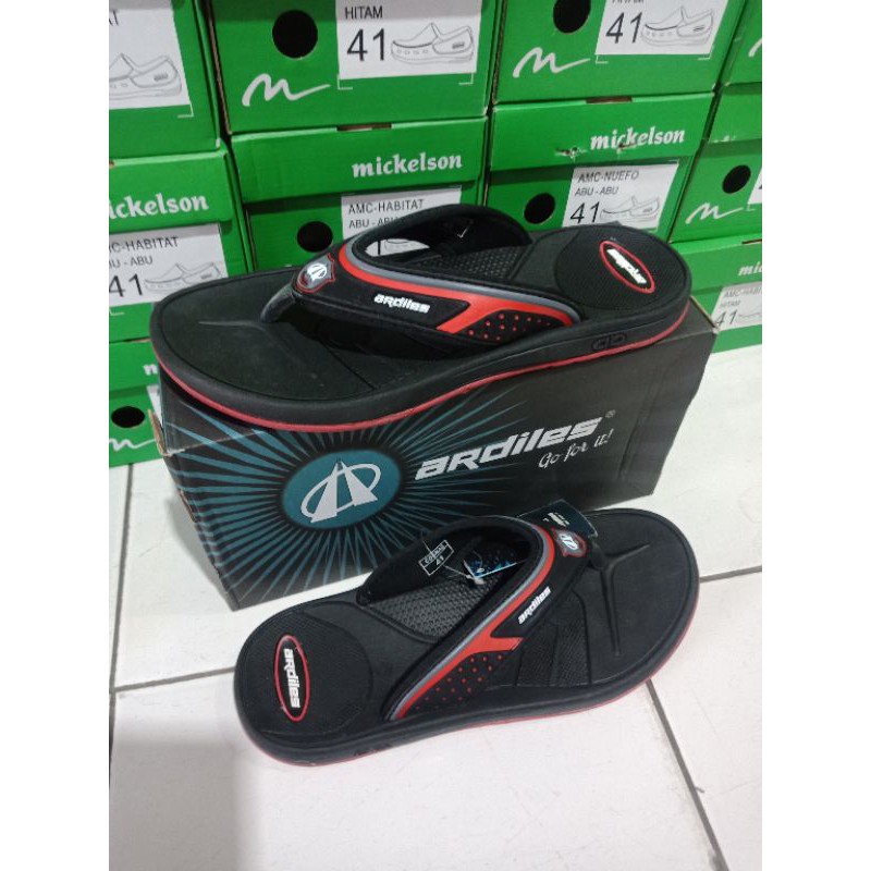 SANDAL JEPIT PRIA ARDILES