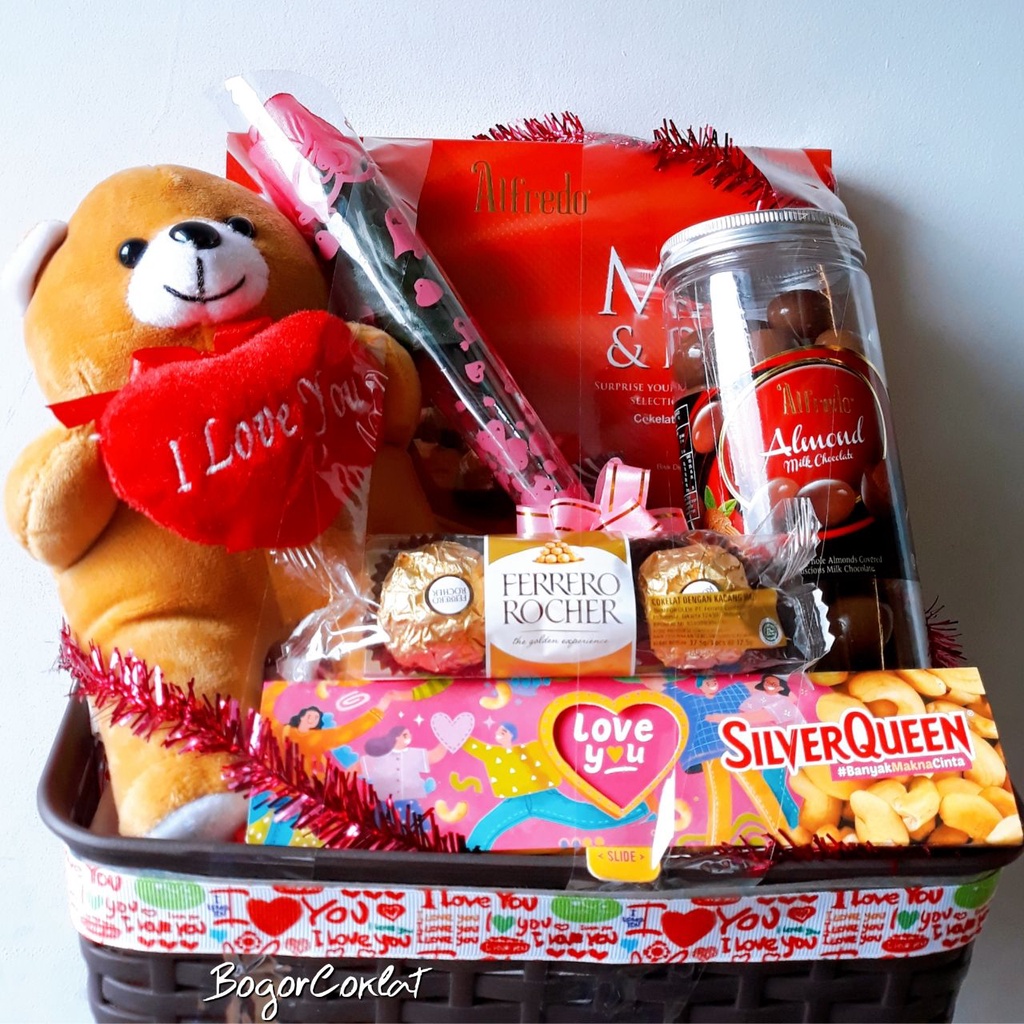 

Parcel Valentine Teddy Mawar Silverqueen