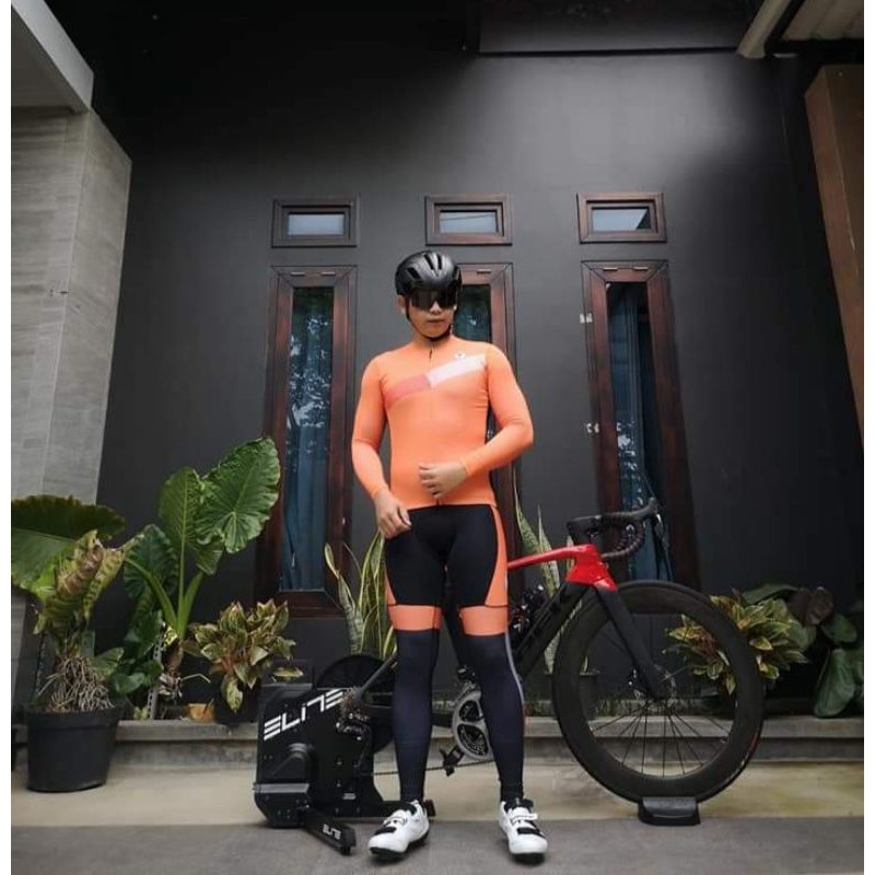 ESSENTIAL ORANGE JERSEY AND BIB LEGGING ROAD BIKE