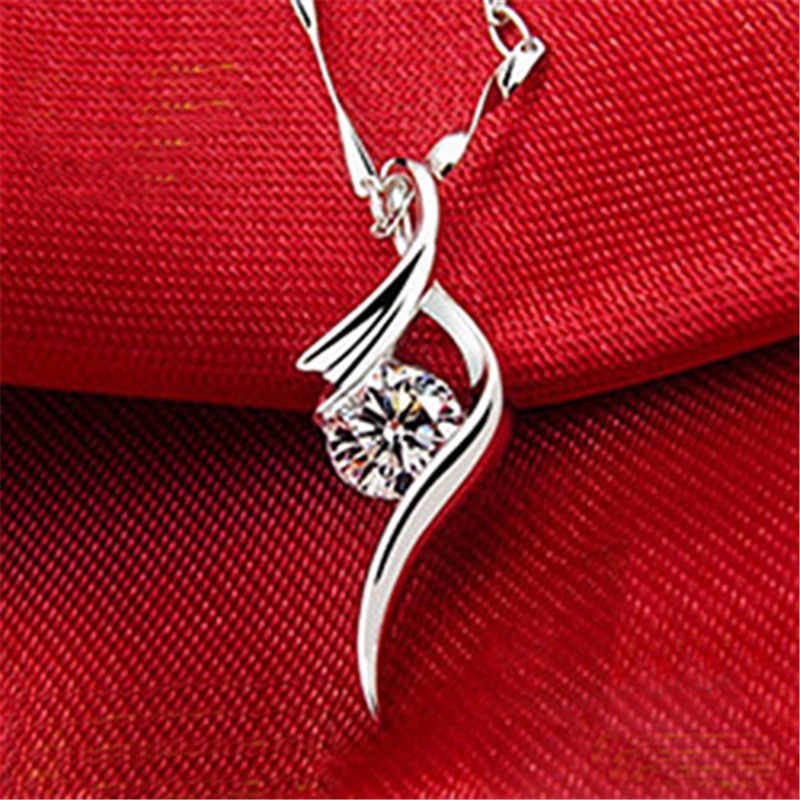 [Ready Stock]Fashion Diamond Simple Pendant Elegant Silver Necklace