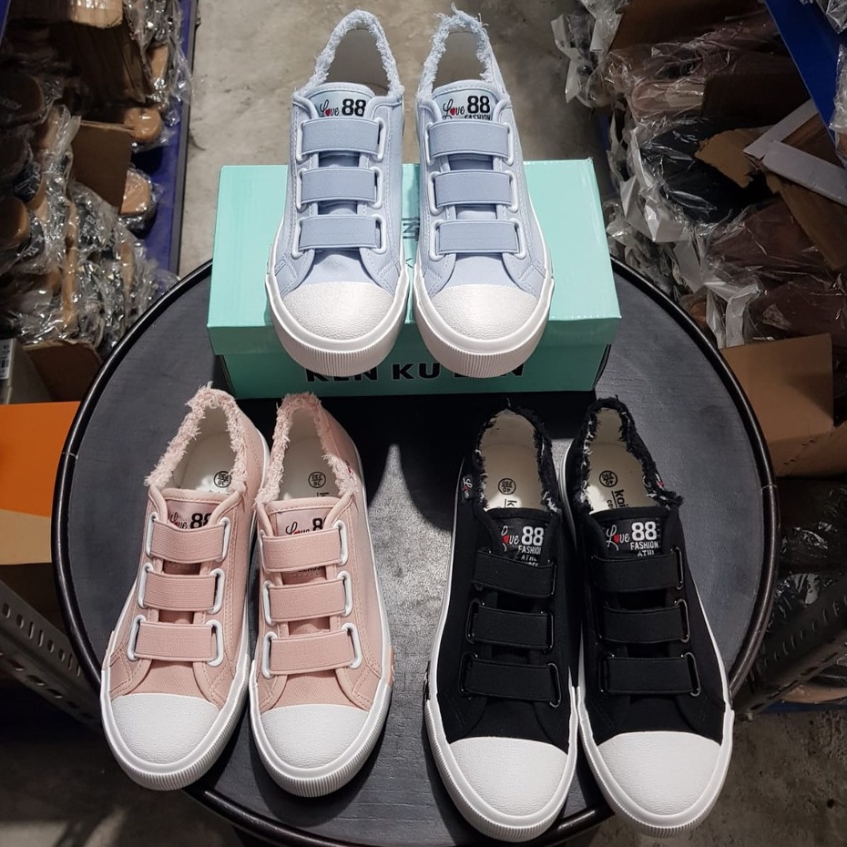 Sepatu Sneaker Wanita 00082 Sepatu Kanvas Putih Wanita