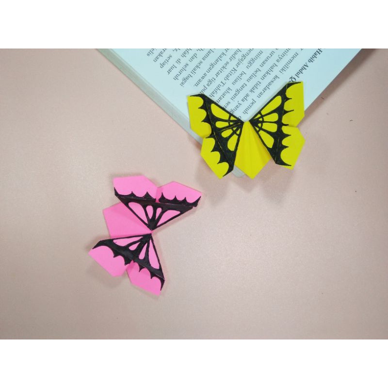 

pembatas buku origami