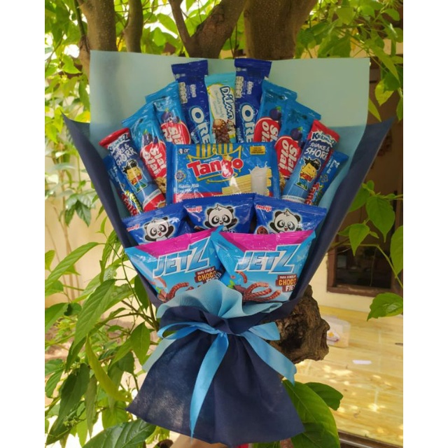 (S) Buket snack biru cantik/paket/bingkisan Snack Ulang Tahun/Ultah/ Wisuda/Kado/Hadiah Pacar/sahabat/Sidang skripsi/seminar/santunan anak yatim