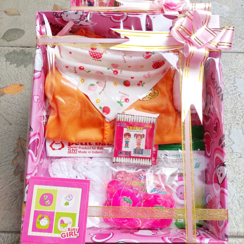 Hampers perlengkapan Bayi baru lahir Baby Gift Set Kado Bayi Baby Care Set Minyak telon Baju bedak Shampoo