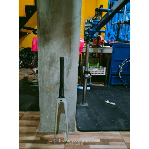 FORK ROAD BIKE CARBON UNITED STYGMA RIMS BRAKE 
