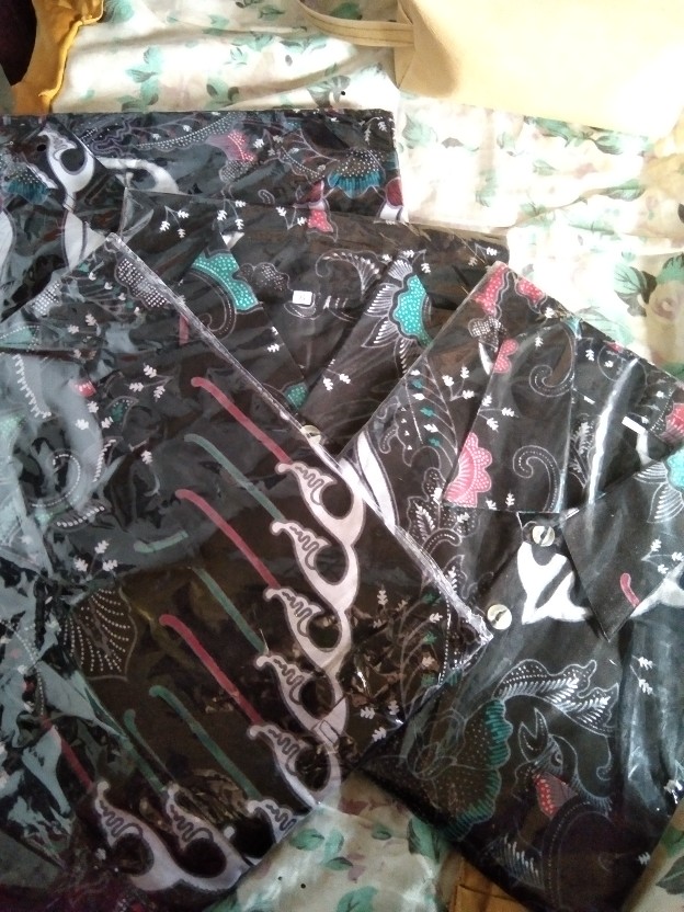 Batik Couple Batik Keluarga Ibu Ayah Dan Anak Maura Couple Sania Ruffle Modern ( Kupu Putih )