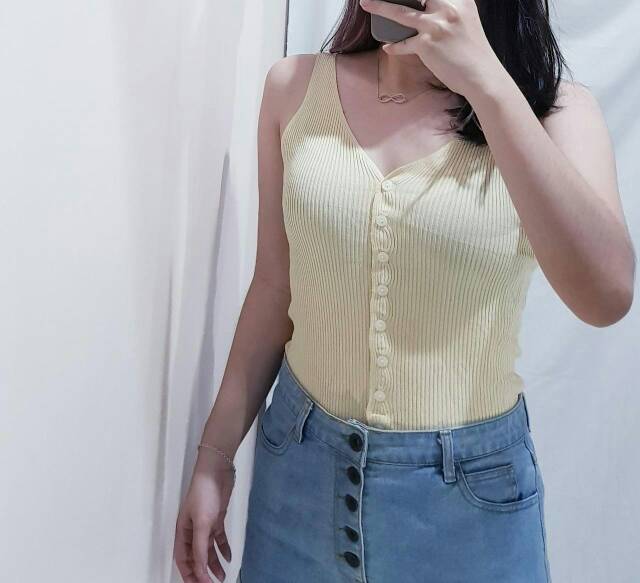 2110 button knit tank
