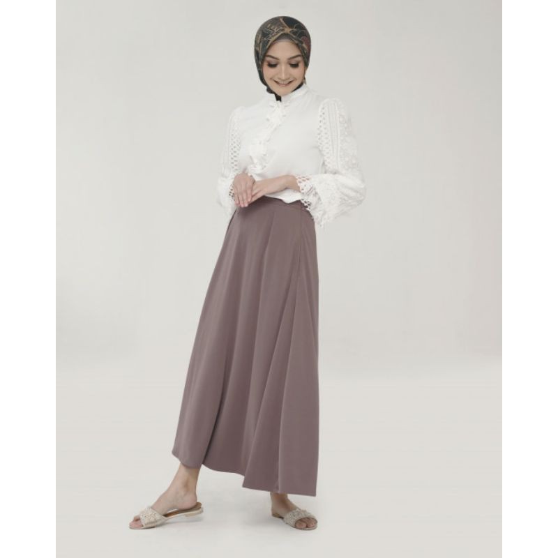 alamanda knit skirt SALT wearing klamby