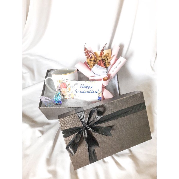 

Gift Box Wisuda | Hampers 90rb | Kado Hari Ibu | Souvenir Ramadhan Idul Fitri | Surabaya ♥︎Forestial♥︎
