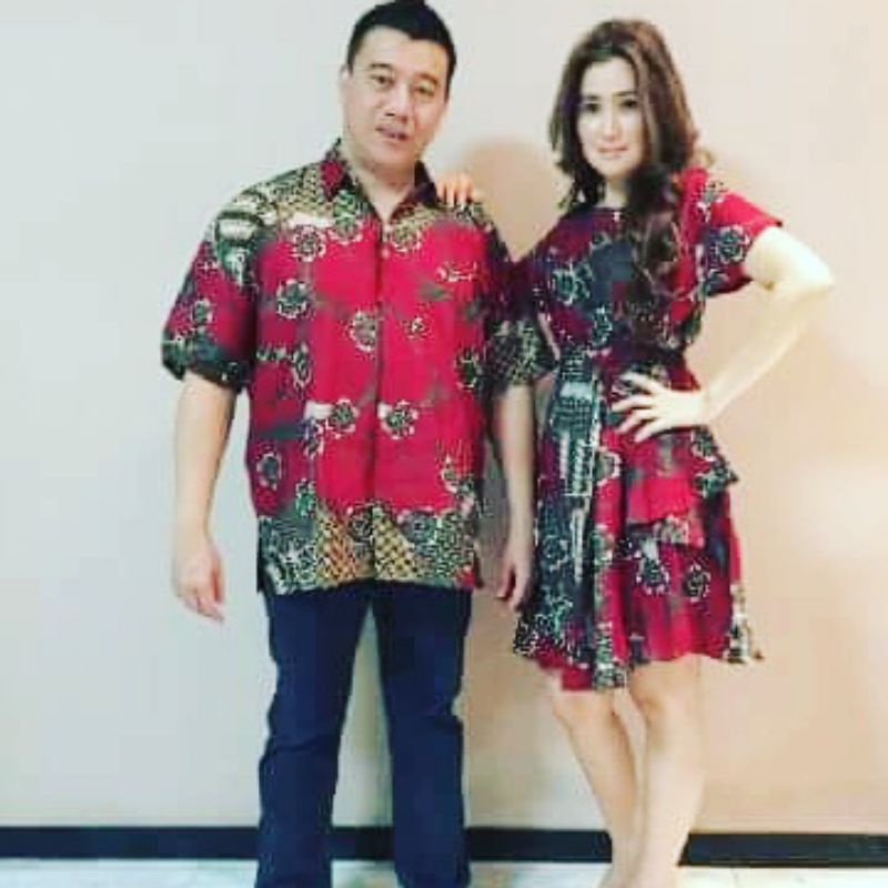 batik couple - batik couple merah - dress cinta Laura - dress wanita - batik sarimbit - batik natal 