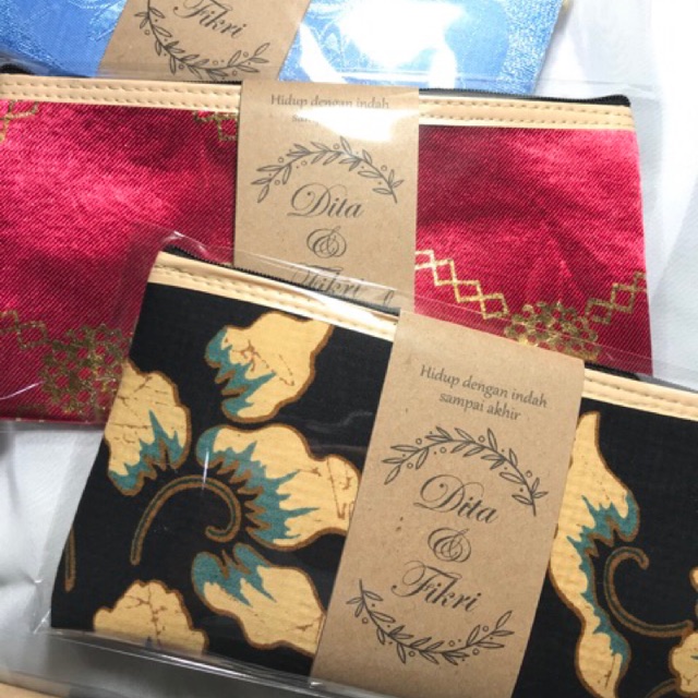 SOUVENIR PERNIKAHN DOMPET BATIK + Kartu ucapan Request melingkar