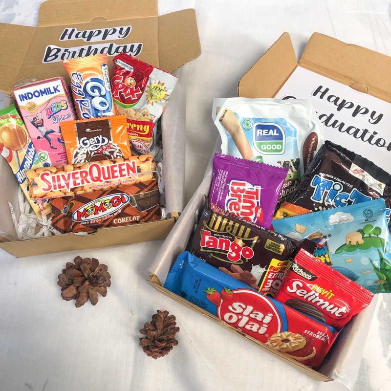 

KADO WISUDA SNACK GIFTBOX, PASHMINA, BISA CUSTOM
