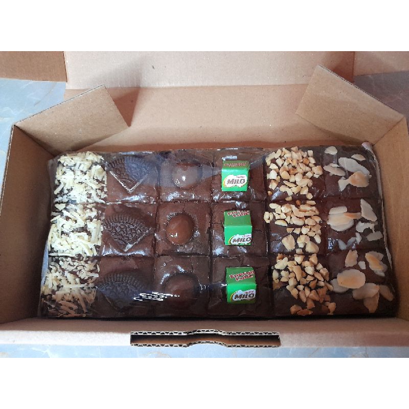 

Brownies Fudgy Medium Upgrade Topping/ Brownies Sekat Murah Medan