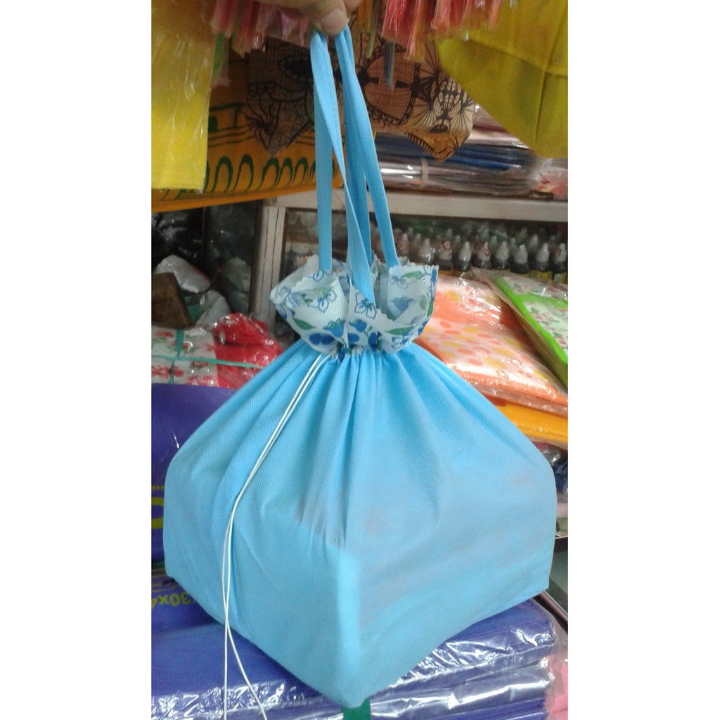 

Tas Kain Serut uk 20 cm / Buat Dus / Kotak Nasi / 1 pak isi 12 pc