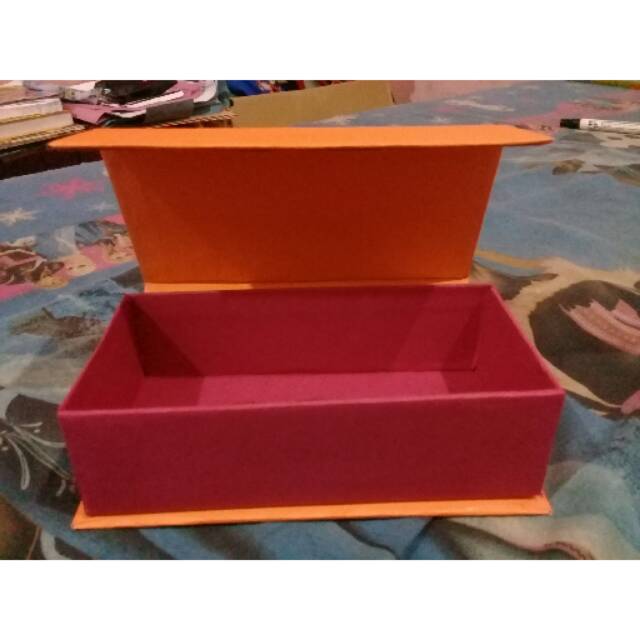 

Kotak Souvenir 18x10x6cm