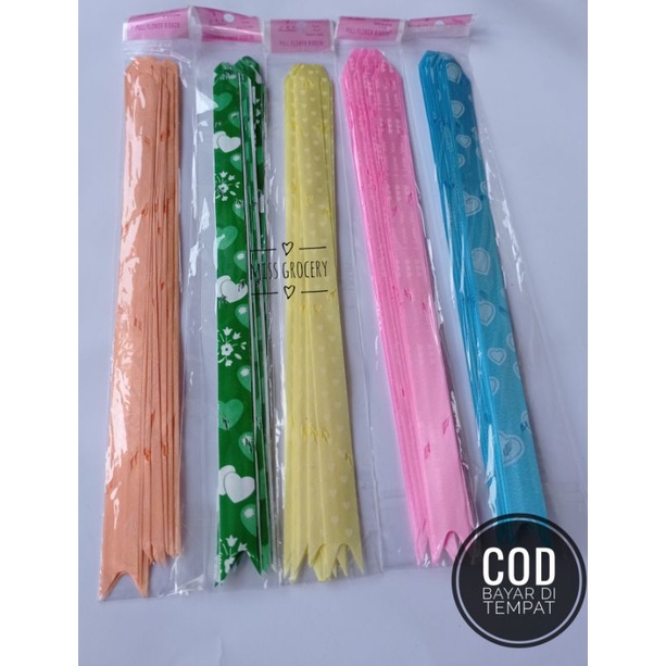 

(10pcs) Pita Serut Tarik Motif Warna warni Renda List Emas Murah Menghias Kado Parcel Bingkisan Seserahan 30 cm