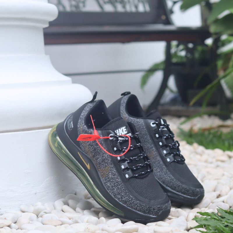 SEPATU SNEAKER RUNNING PRIA NIKE AIR MAX 720 SHIELD MAN