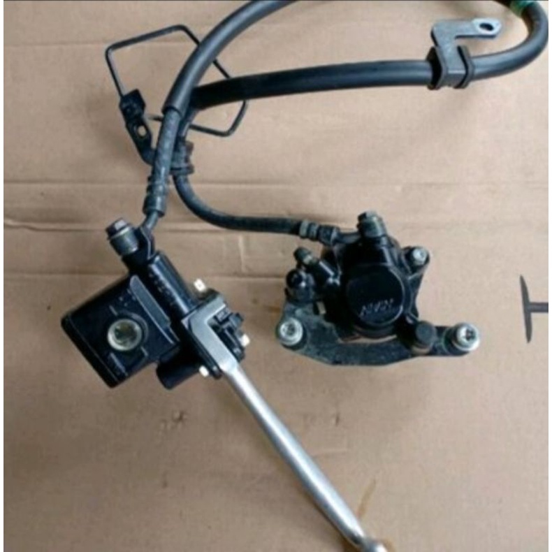satu set master rem depan honda beat karbu ori