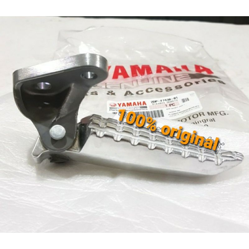 INJAKAN KAKI NMAX DUDUKAN FOOTSTEP BELAKANG KIRI NMAX ASLI ORI YAMAHA 2DP F7430 01