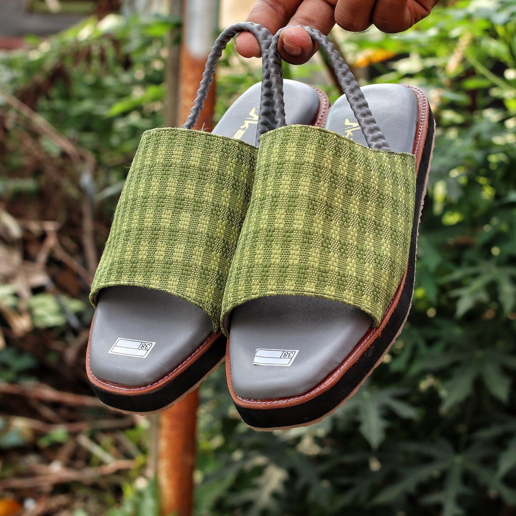 Akano Alaqua Sandal Tali Wanita-4