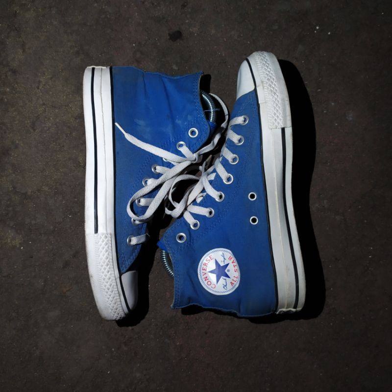 converse bright blue