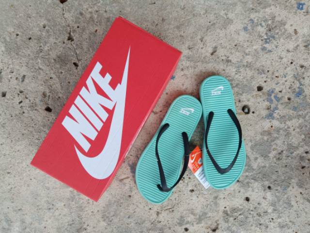 Sandal Jepit Wanita Nike Slipper solarsoft thong 2