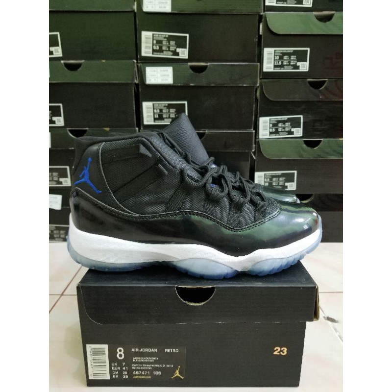 Sepatu Basket Air Jordan11 High Hitam