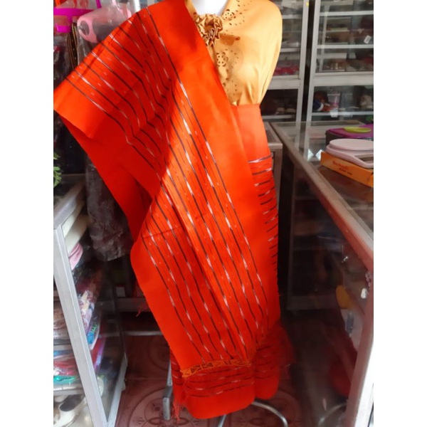 SONGKET TENUN TANGAN TARUTUNG ORANGE SIMARSUKSANG SUKSANG PENARSUKSANG PAKAIAN ADAT KHAS BATAK TOBA