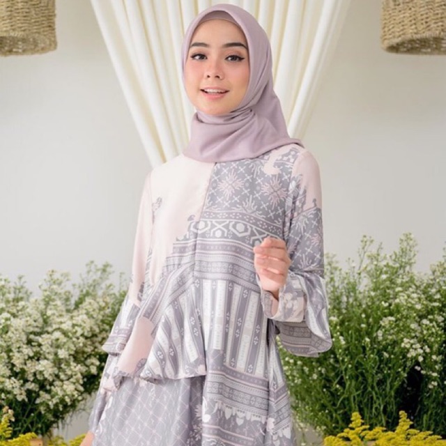 Jeumpa Blouse by Wearingklamby