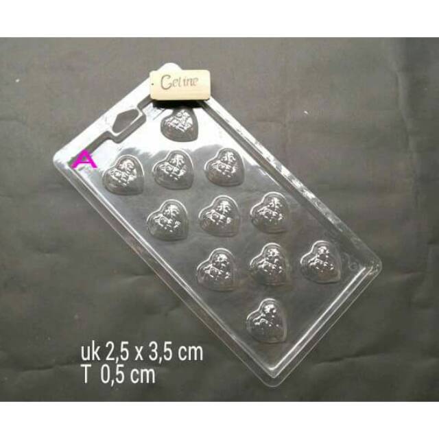 Cetakan coklat mika hati