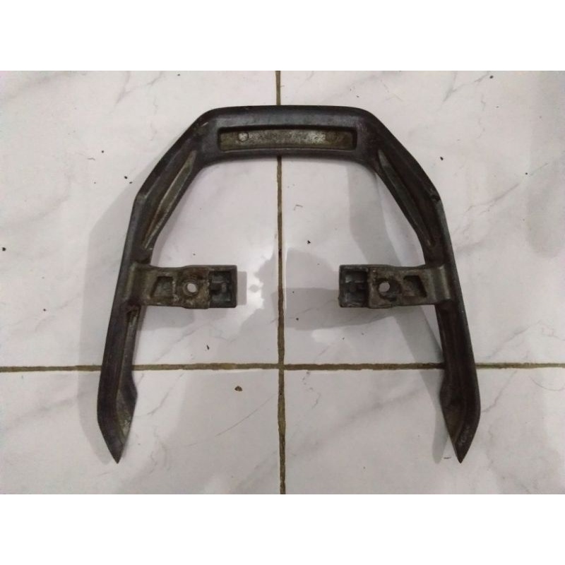 behel begel pegangan tangan belakang kawasaki zx 130 original