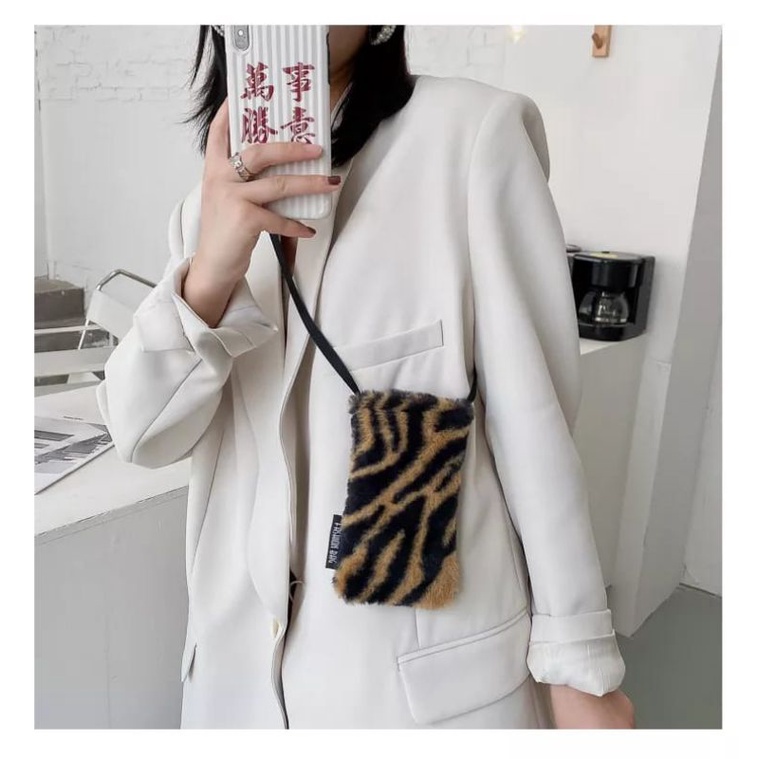 N_B_S / Zea  Selempang bulu Tas Pocket Tas Selempang Wanita Tas Selempang Slingbag Pouch tas mini Tas Bulu