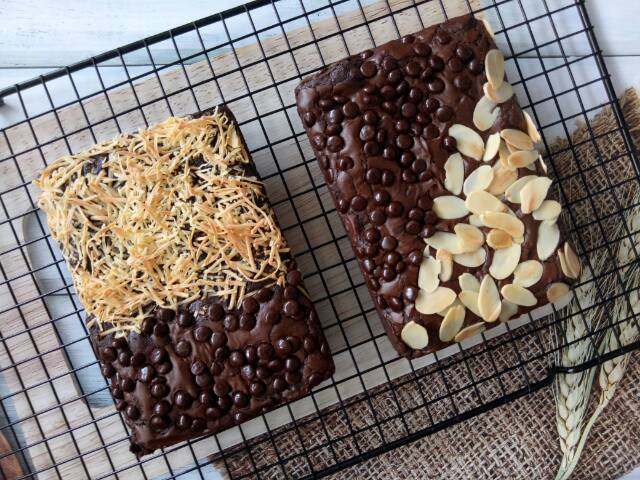 

BROWNIES COKELAT FUDGY by MamaGi ukuran 15x10,5 Brownis Bronis