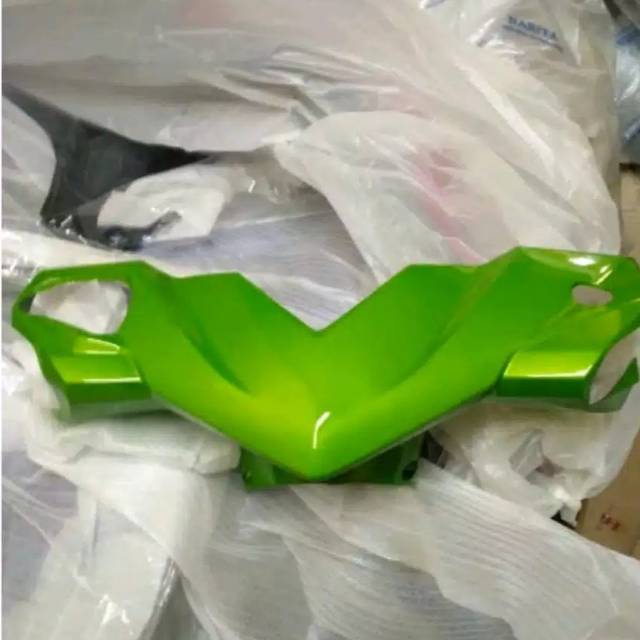 Batok kepala depan beat karbu hijau